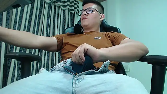 Plug Control online show from July 18, 2026, 3:48 am
