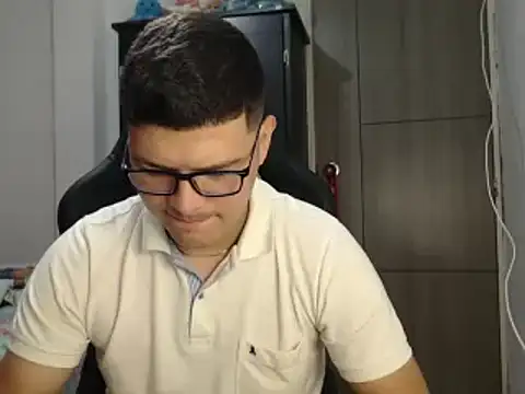 Plug Control online show from March 4, 2025, 2:21 pm