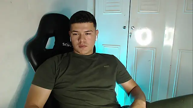 Plug Control online show from September 25, 2025, 4:29 am