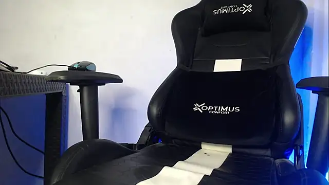 Plug Control online show from September 13, 2025, 5:29 am