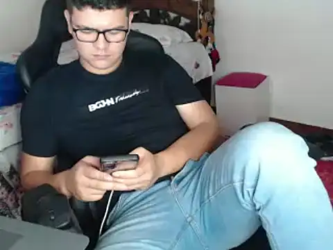 Plug Control online show from March 14, 2025, 1:35 pm