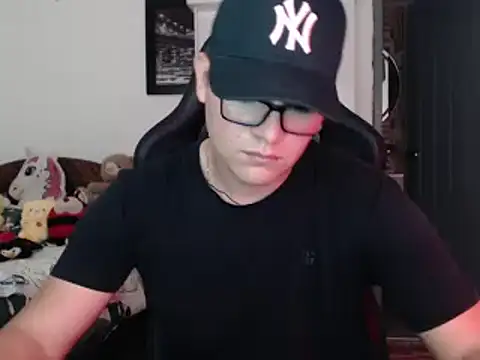 Plug Control online show from March 18, 2025, 7:44 pm