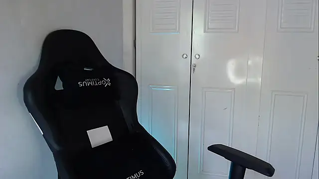 Plug Control online show from September 26, 2025, 5:20 pm