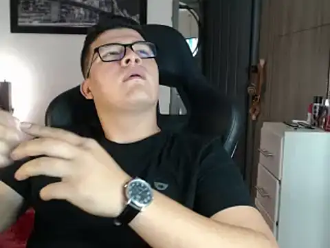 Plug Control online show from February 21, 2025, 10:37 pm