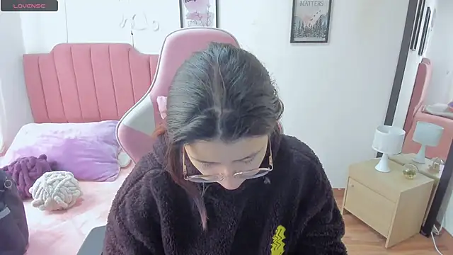 Amy joones online show from November 18, 2025, 12:30 pm