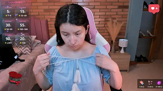 Amy joones online show from May 6, 2026, 11:25 am