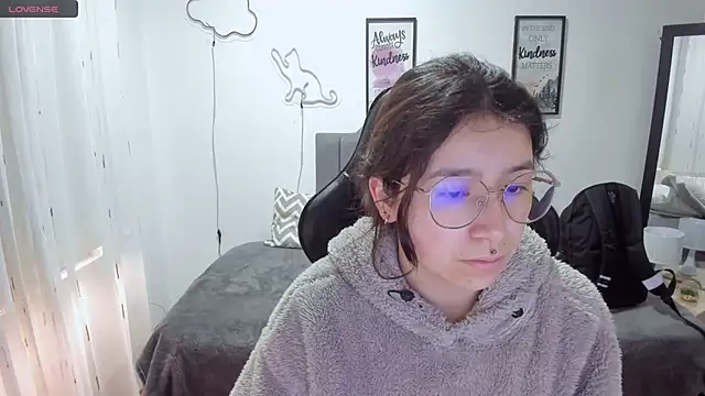 Amy joones online show from October 8, 2025, 12:17 pm