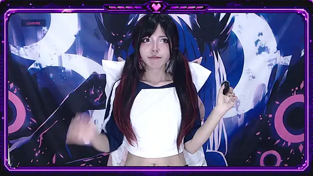 Snapshot of Miahparker chatting on May 13, 2026, 7:59 am Miahparker online show from May 13, 2026, 7:59 am