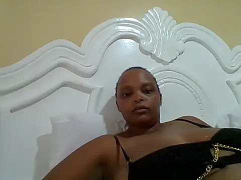 Sexxy-Shie online show from July 13, 2026, 5:07 am