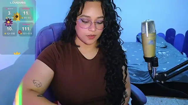 Luciernaga18 online show from April 10, 2026, 11:12 pm