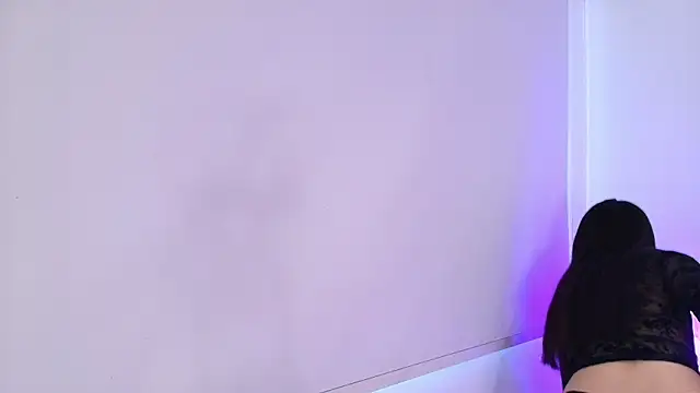 Julianaa Castro  online show from November 1, 2025, 11:48 am