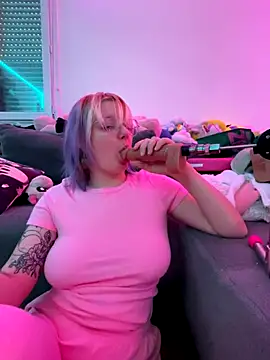 LaskaLeRoomba online show from December 3, 2025, 1:54 pm