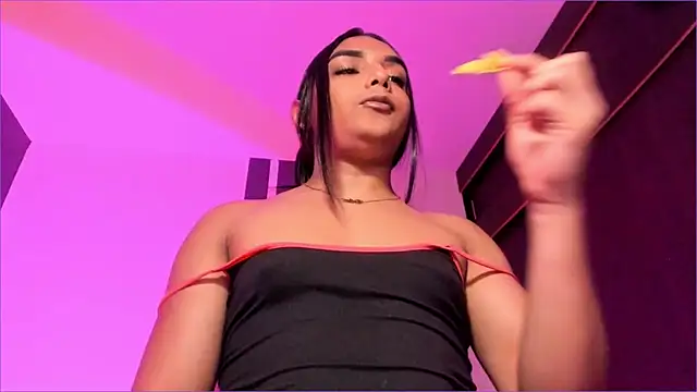 CandyLatinHott online show from October 6, 2025, 1:07 am