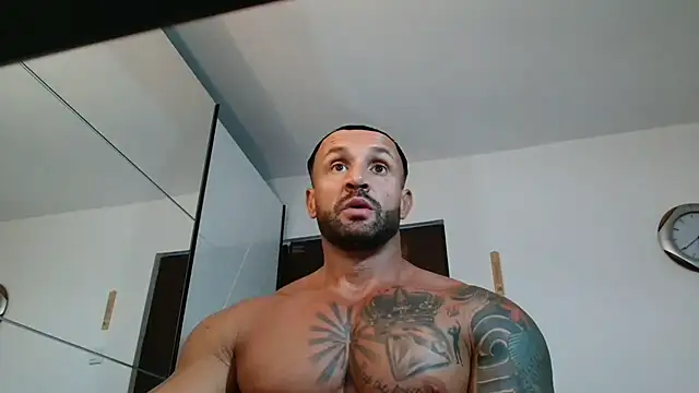 Snapshot of Magnificmuscles89 chatting on May 28, 2026, 3:40 pm Magnificmuscles89 online show from May 28, 2026, 3:40 pm