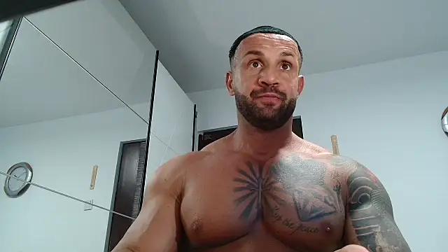 Magnificmuscles89 online show from April 22, 2026, 10:49 pm