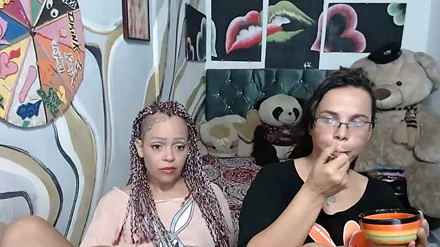 Snapshot of manzanahot9 chatting on April 8, 2026, 10:33 pm manzanahot9 online show from April 8, 2026, 10:33 pm