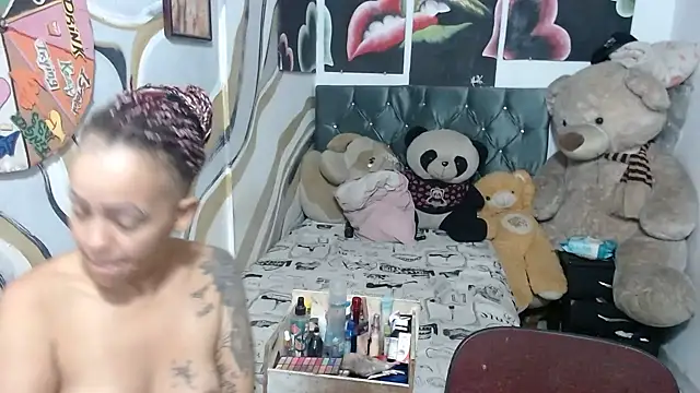 manzanahot9 online show from June 11, 2026, 6:49 pm
