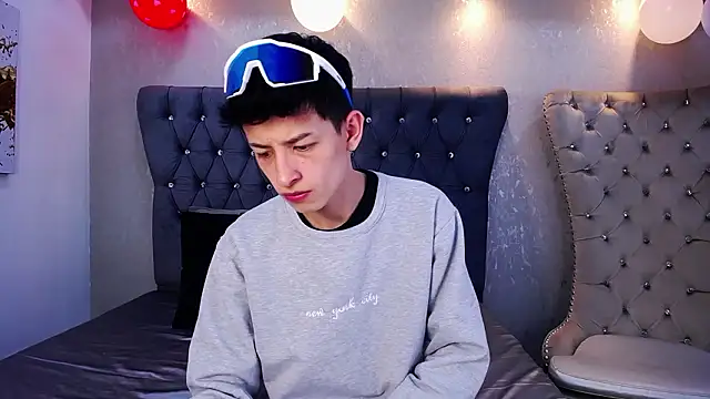 MaikCarver online show from February 4, 2026, 4:29 am