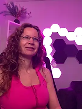 AnnikaRose online show from May 2, 2026, 3:12 am