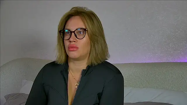 MariaNeumann online show from September 14, 2025, 6:08 pm