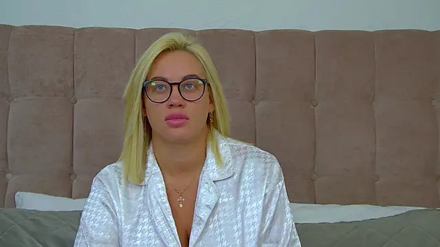 MariaNeumann online show from February 12, 2026, 6:24 am