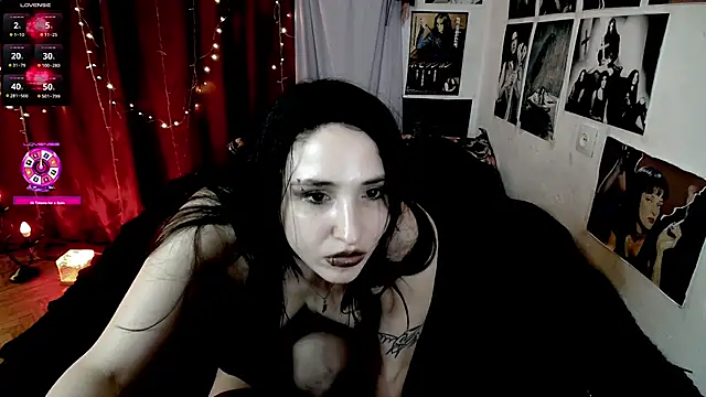 Snapshot of Tricky_Vicky666 chatting on April 9, 2026, 12:01 am Tricky Vicky666 online show from April 9, 2026, 12:01 am
