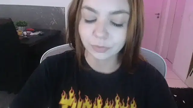 HotRuiva online show from October 12, 2025, 9:49 pm