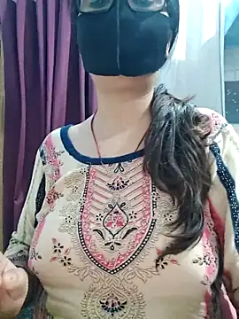 Snapshot of Aishwaryaa_69 chatting on June 14, 2026, 1:57 am Aishwaryaa 69 online show from June 14, 2026, 1:57 am