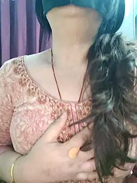 Snapshot of Aishwaryaa_69 chatting on June 6, 2026, 1:44 am Aishwaryaa 69 online show from June 6, 2026, 1:44 am