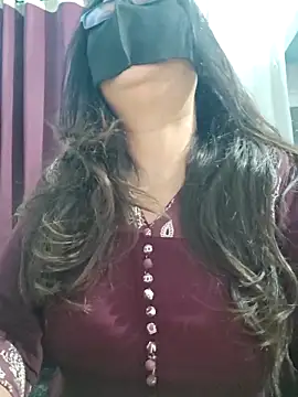 Snapshot of Aishwaryaa_69 chatting on May 19, 2026, 2:51 am Aishwaryaa 69 online show from May 19, 2026, 2:51 am