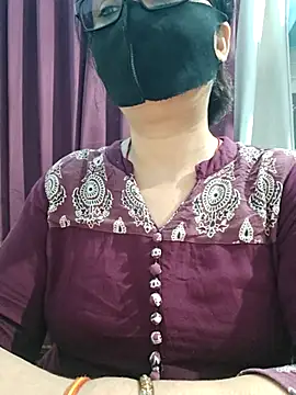 Aishwaryaa 69 online show from July 7, 2026, 6:47 am