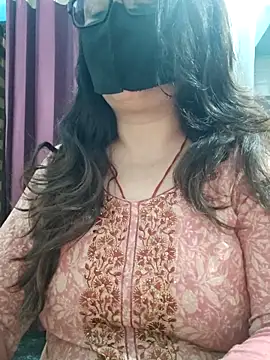Snapshot of Aishwaryaa_69 chatting on May 12, 2026, 2:56 pm Aishwaryaa 69 online show from May 12, 2026, 2:56 pm