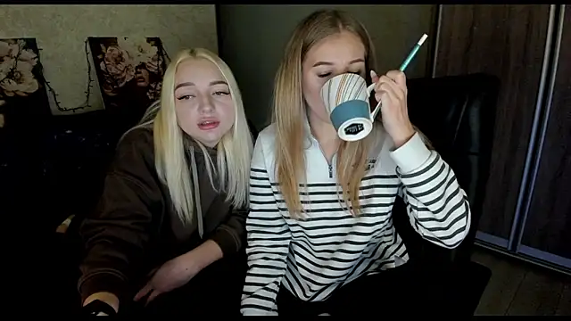 Snapshot of _NigoNika chatting on October 24, 2025, 8:30 pm NigoNika online show from October 24, 2025, 8:30 pm