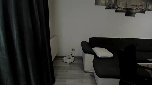 Snapshot of Richarddarell1 chatting on February 11, 2026, 6:24 am Richarddarell1 online show from February 11, 2026, 6:24 am