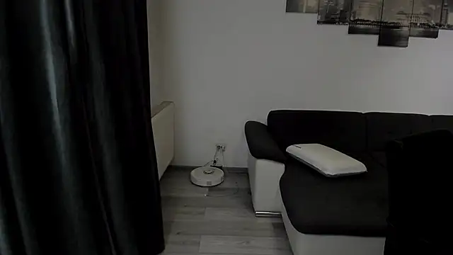 Snapshot of Richarddarell1 chatting on February 17, 2026, 6:44 am Richarddarell1 online show from February 17, 2026, 6:44 am