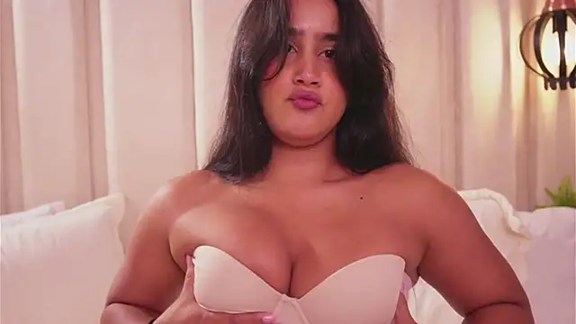 bonniekim  online show from October 11, 2025, 10:11 pm