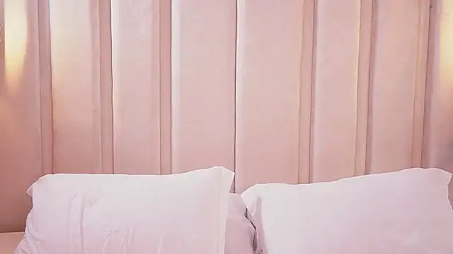 bonniekim  online show from December 19, 2025, 3:10 am