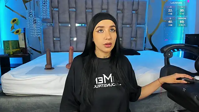 Leiaa  online show from January 12, 2025, 5:24 am