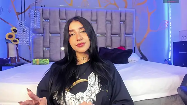 Leiaa  online show from January 4, 2025, 11:59 pm