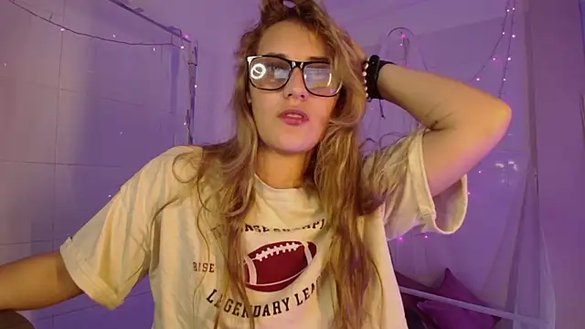 Snapshot of Giia_paiige18 chatting on February 3, 2026, 10:37 pm Giia paiige18 online show from February 3, 2026, 10:37 pm