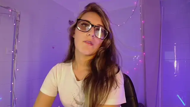 Snapshot of Giia_paiige18 chatting on September 27, 2025, 12:17 am Giia paiige18 online show from September 27, 2025, 12:17 am