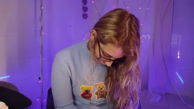 Snapshot of Giia_paiige18 chatting on January 12, 2026, 10:14 pm Giia paiige18 online show from January 12, 2026, 10:14 pm