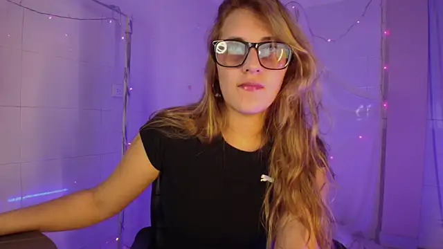 Snapshot of Giia_paiige18 chatting on January 5, 2026, 11:19 pm Giia paiige18 online show from January 5, 2026, 11:19 pm