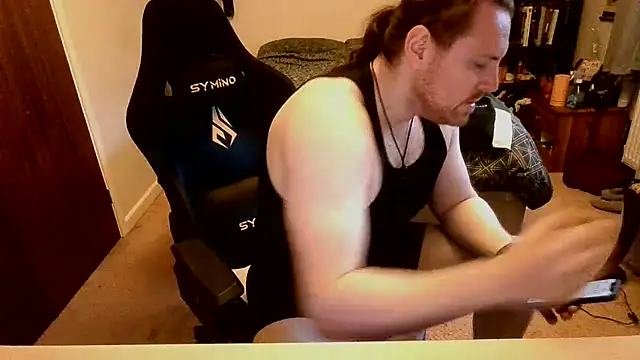 Snapshot of Hairy_Guy30 chatting on August 1, 2026, 7:56 pm Hairy Guy30 online show from August 1, 2026, 7:56 pm