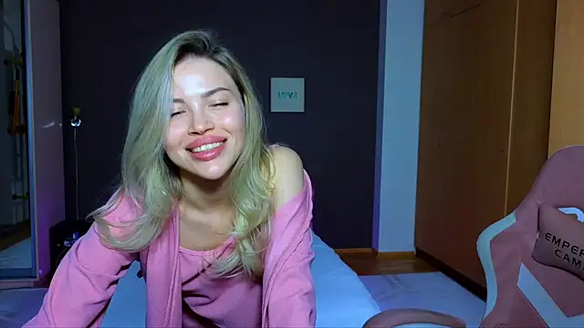 EmmyMills online show from February 12, 2025, 11:51 pm