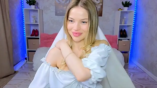 Snapshot of EmmyMills chatting on March 28, 2026, 8:54 pm EmmyMills online show from March 28, 2026, 8:54 pm