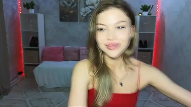 EmmyMills online show from July 25, 2026, 9:10 pm