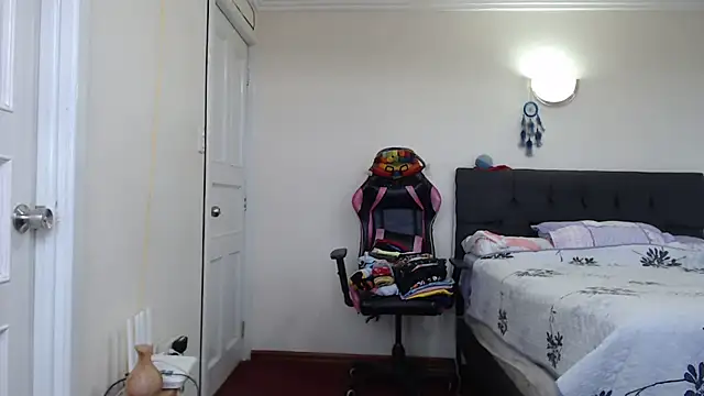 Jackyrose online show from October 19, 2025, 9:17 pm