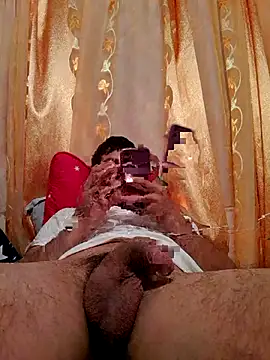 Snapshot of emea4 chatting on December 21, 2025, 12:13 am emea4 online show from December 21, 2025, 12:13 am