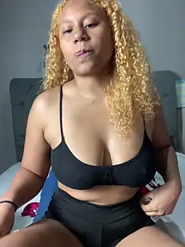 MaryAlbuquerque online show from March 16, 2025, 3:28 pm